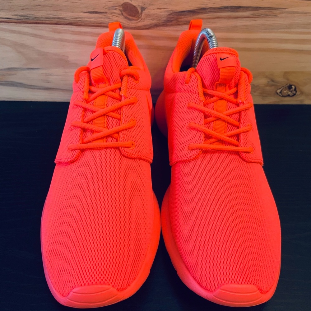 New Nike Roshe One Women's Bright Orange Coral - Picture 5 of 8